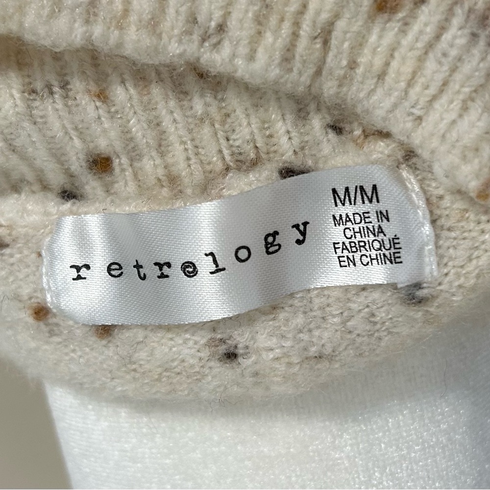 Retrology Women’s Cream Sweater, Size M (A2) - Picture 4 of 5